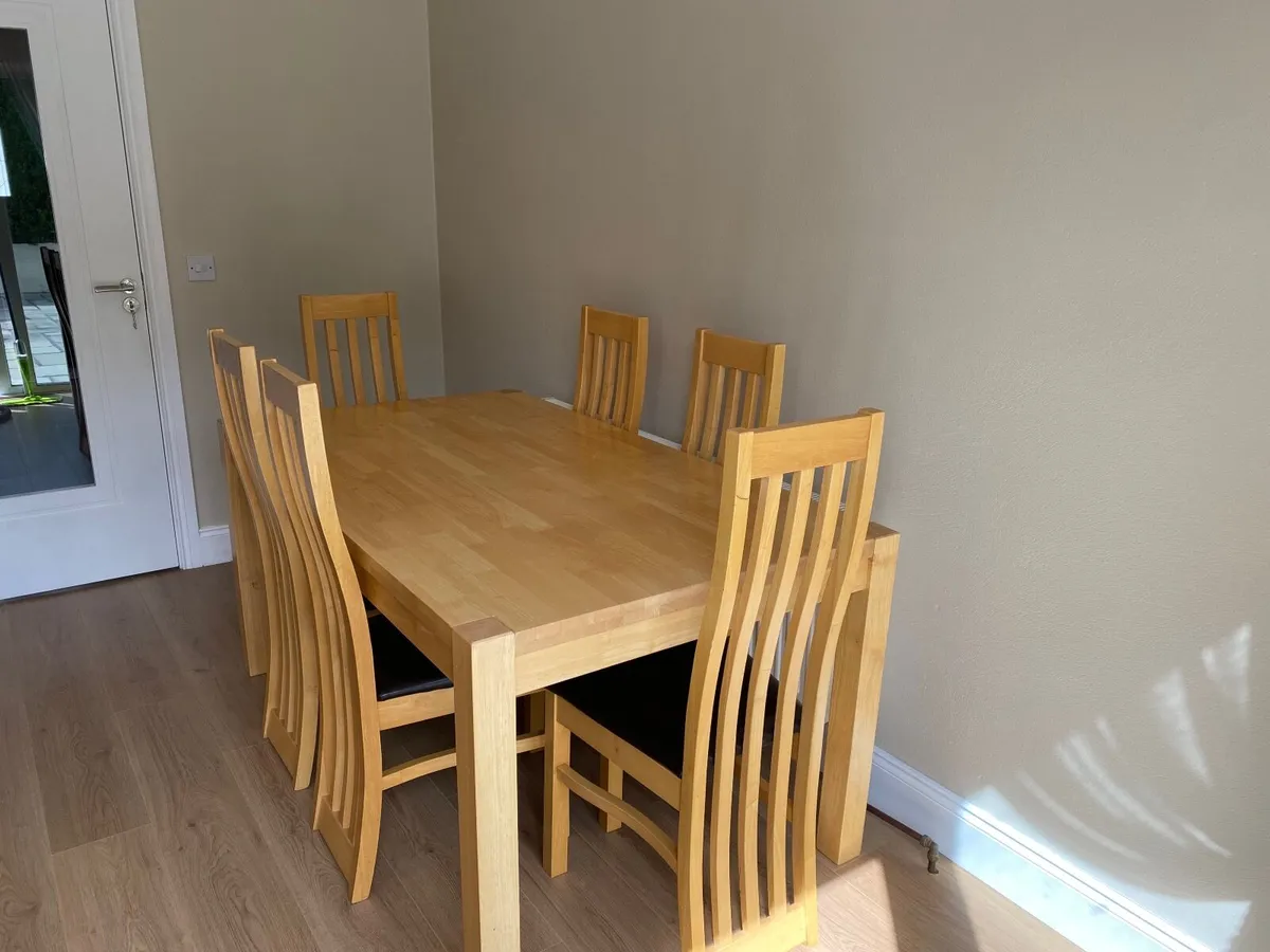 table and chairs - Image 1