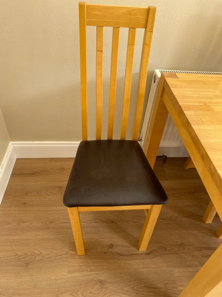 table and chairs - Image 3