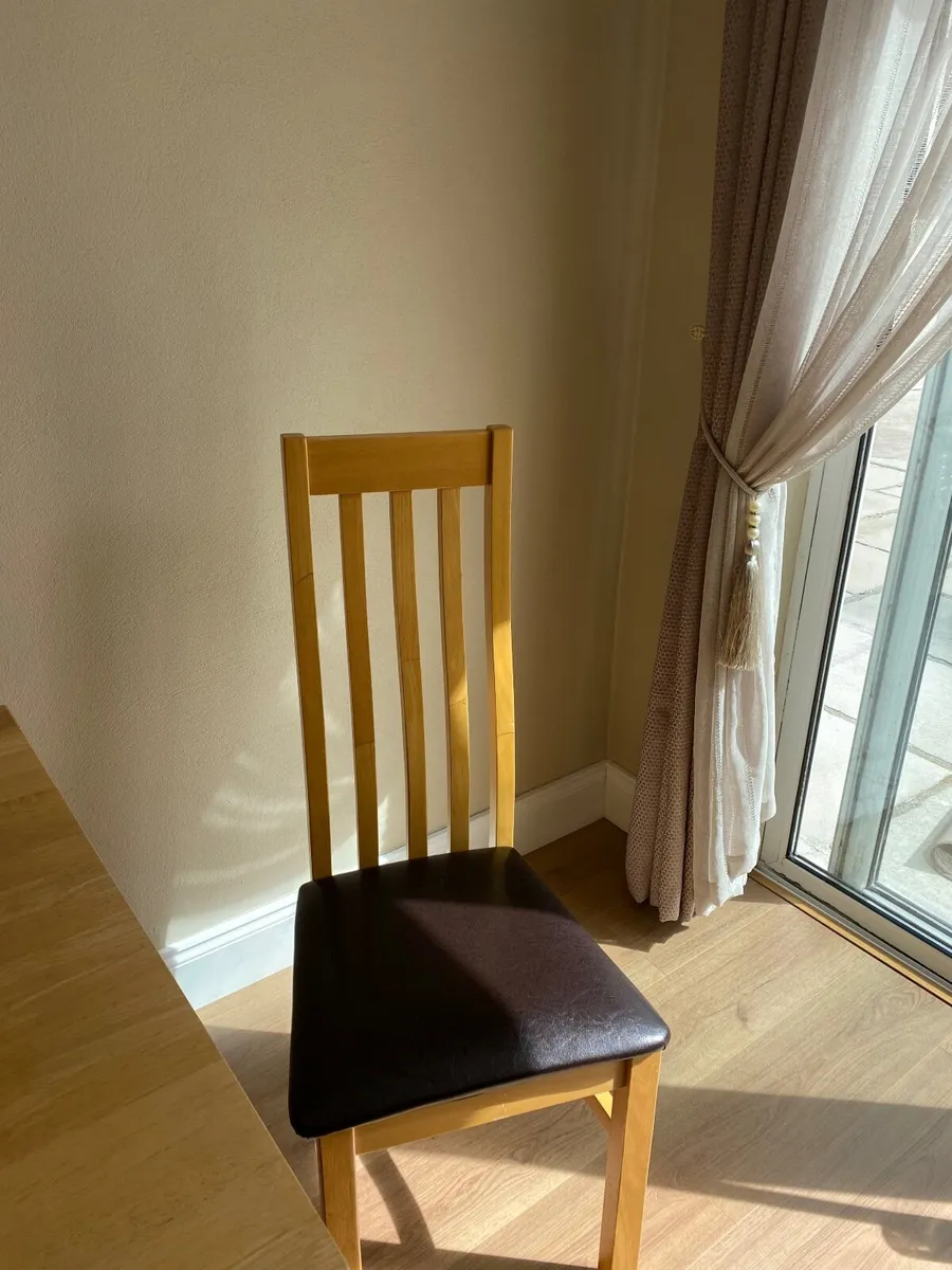 table and chairs - Image 4