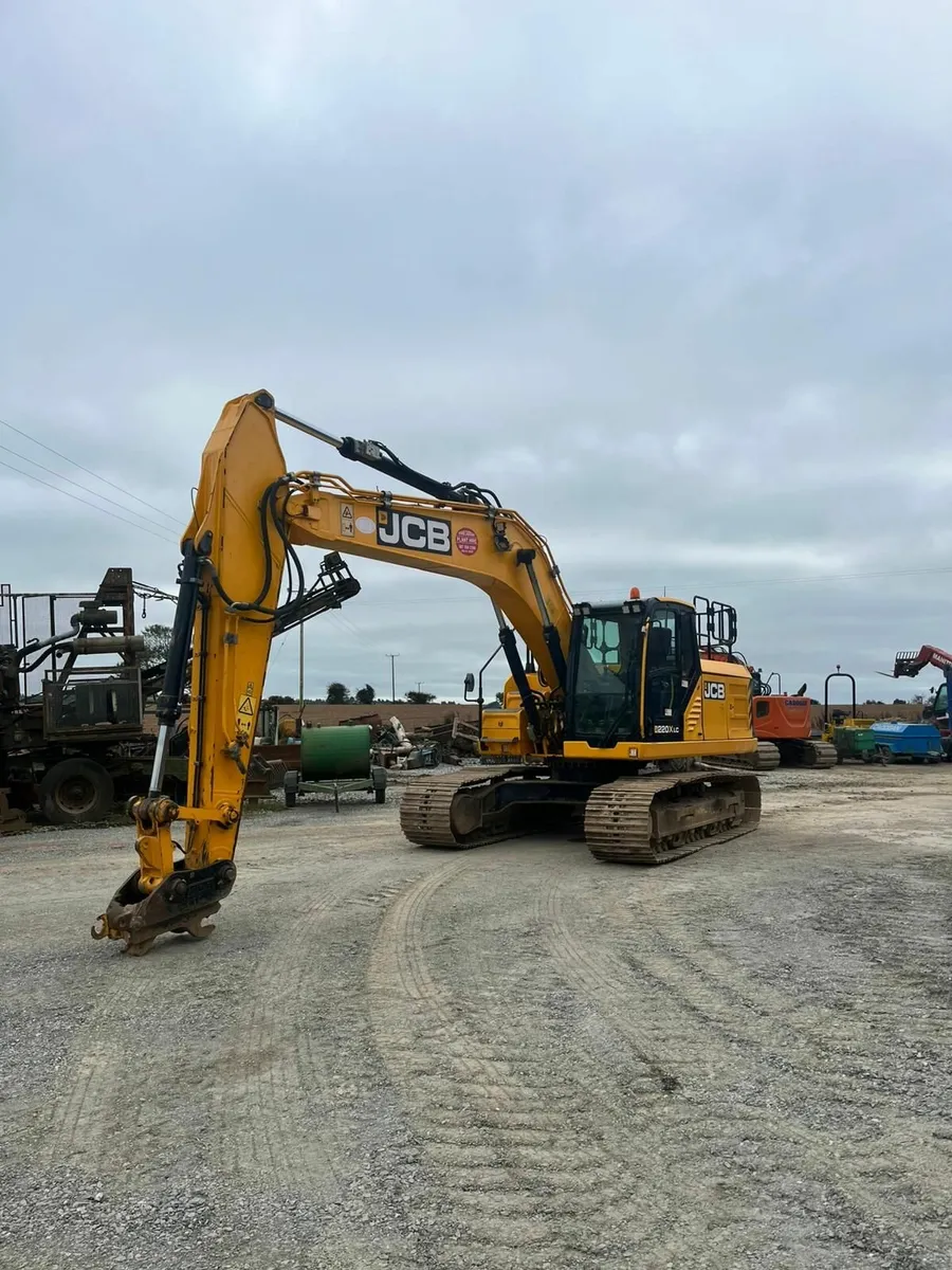 JCB 220XLC - Image 1