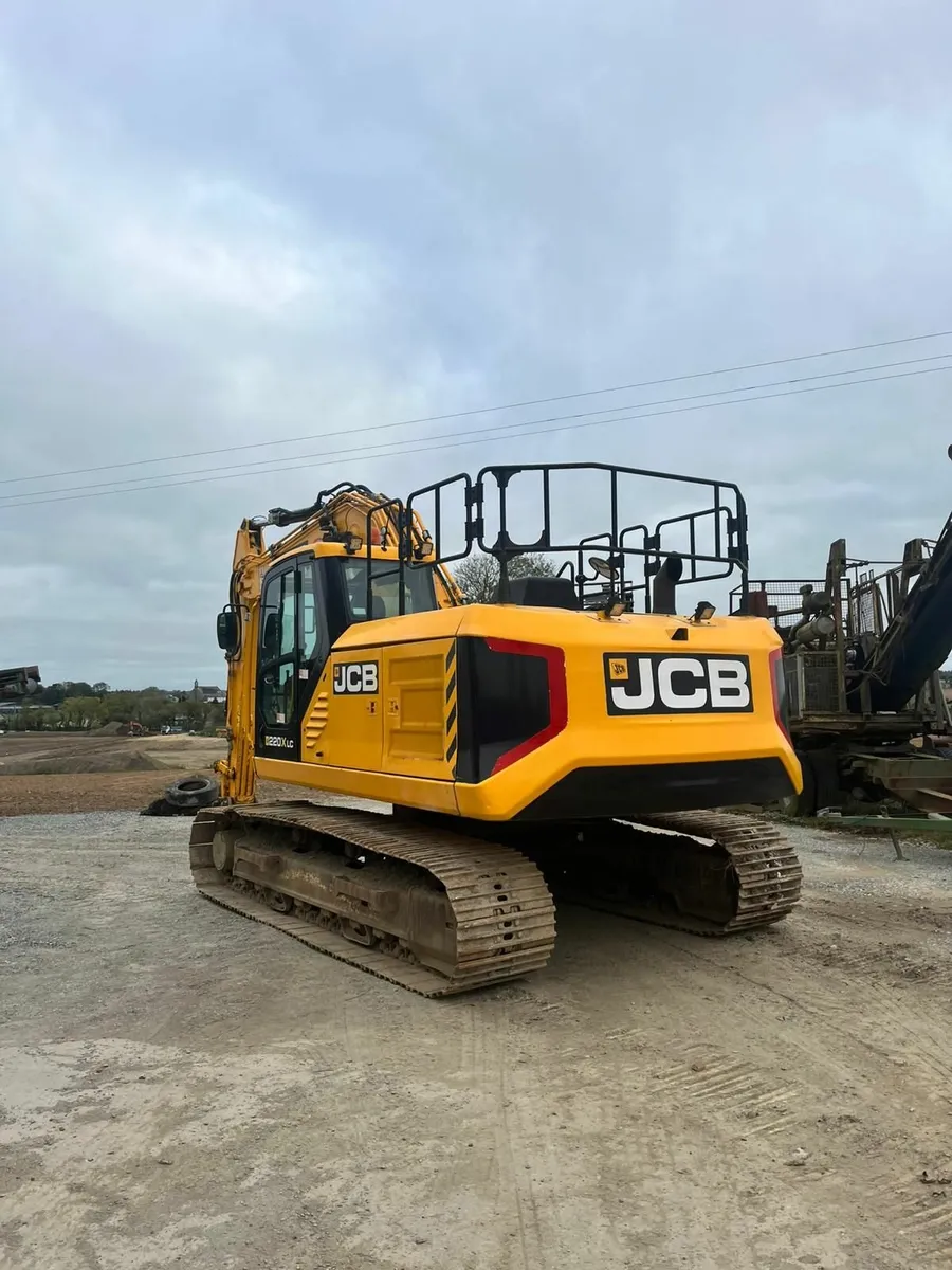 JCB 220XLC - Image 3
