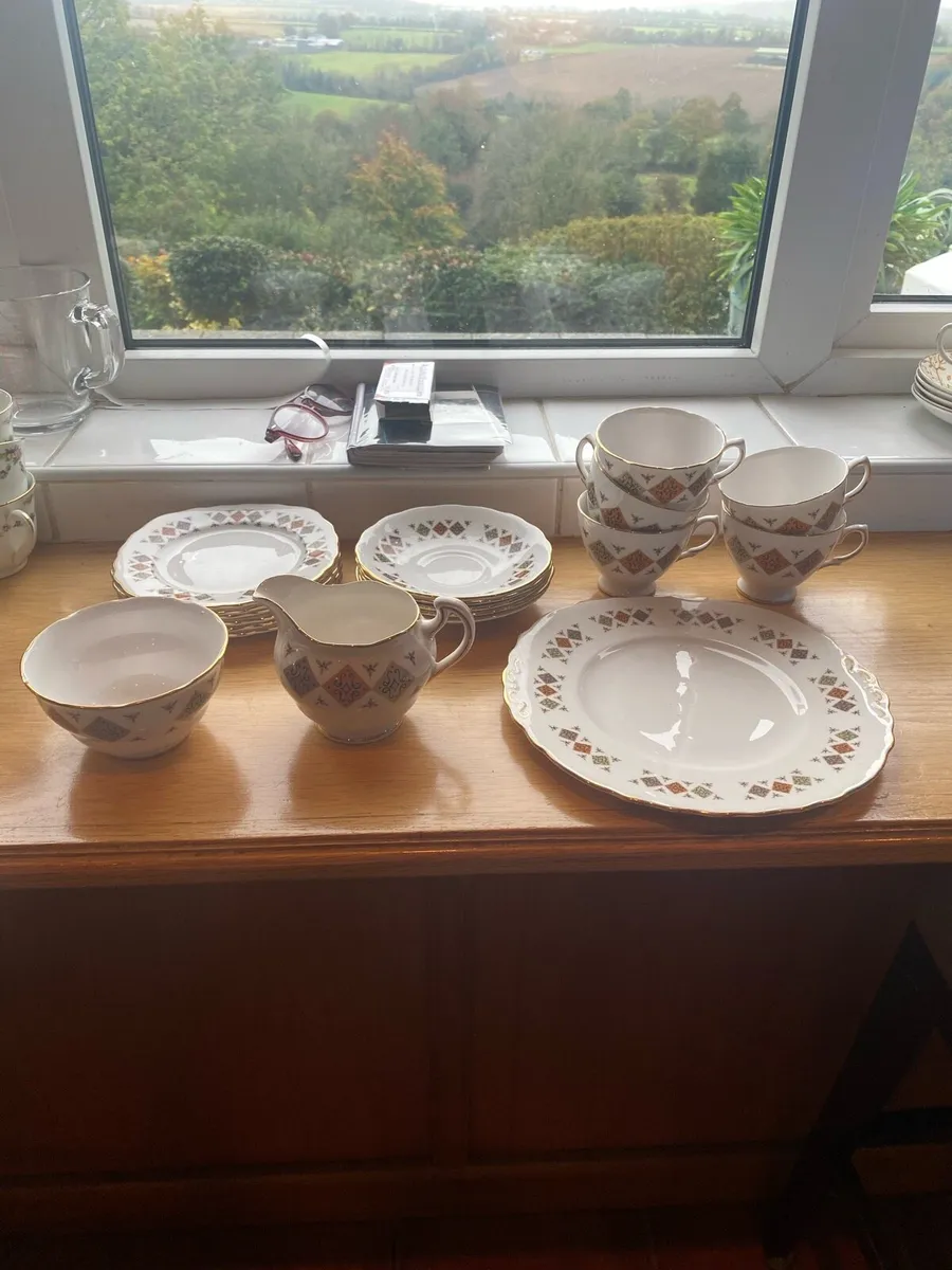 Colcough china set - Image 1
