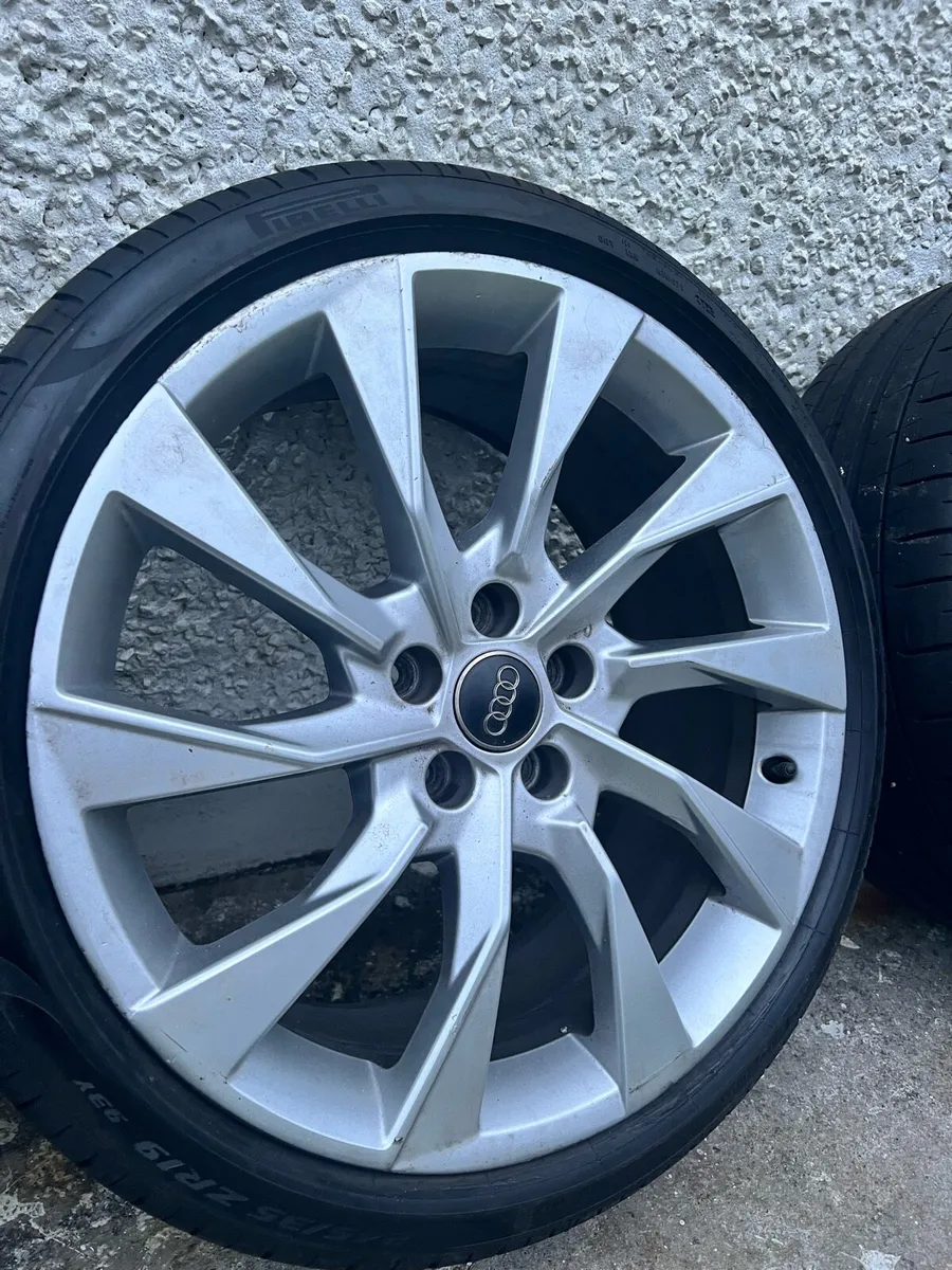 🔴19” genuine Audi turbine alloys (Pirelli tyres) - Image 3