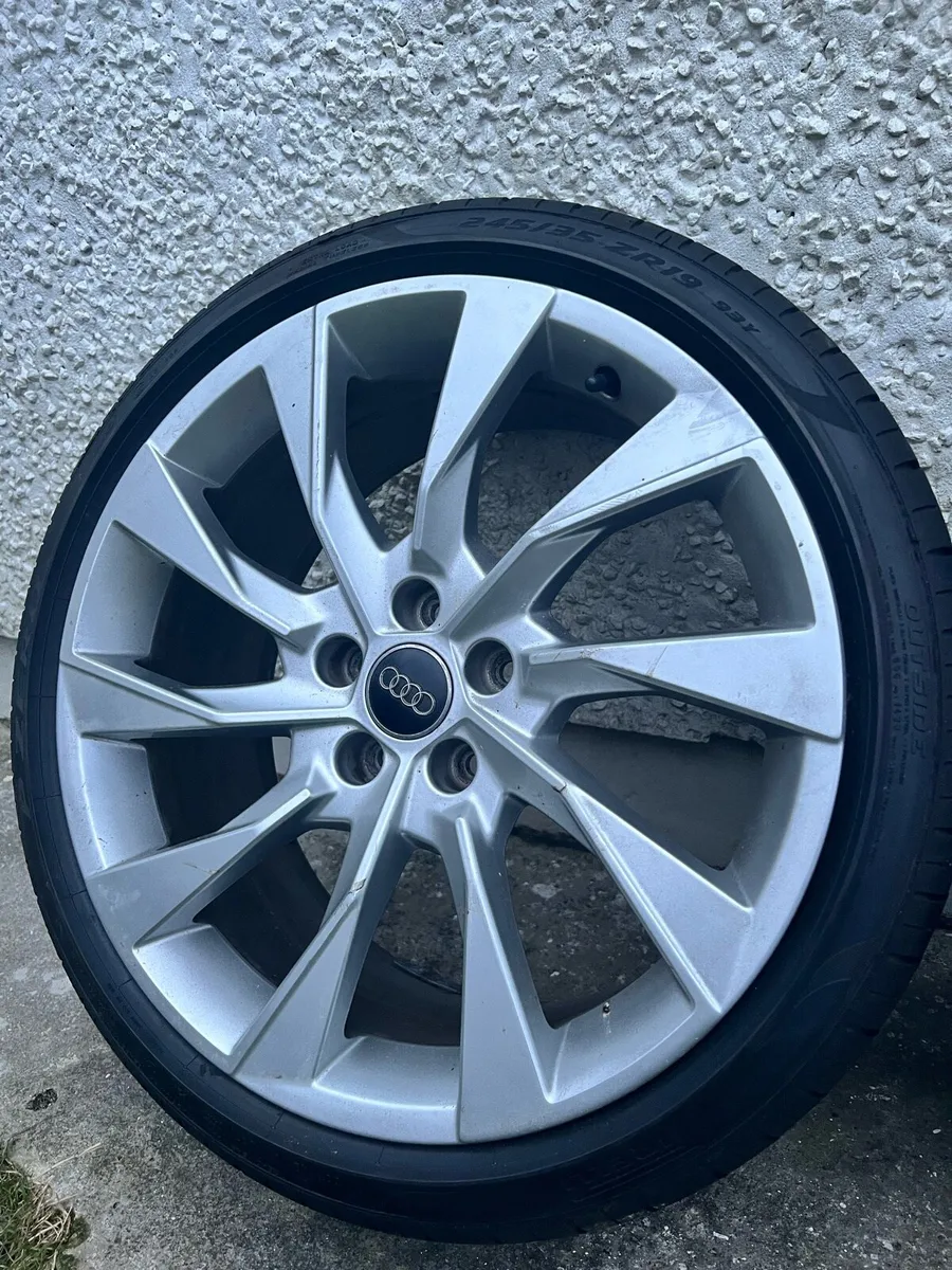 🔴19” genuine Audi turbine alloys (Pirelli tyres) - Image 2