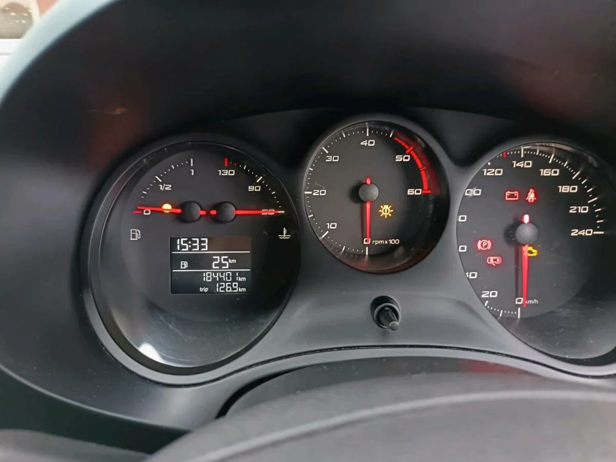 Seat Leon 1.6 Diesel new N. C. T - Image 4
