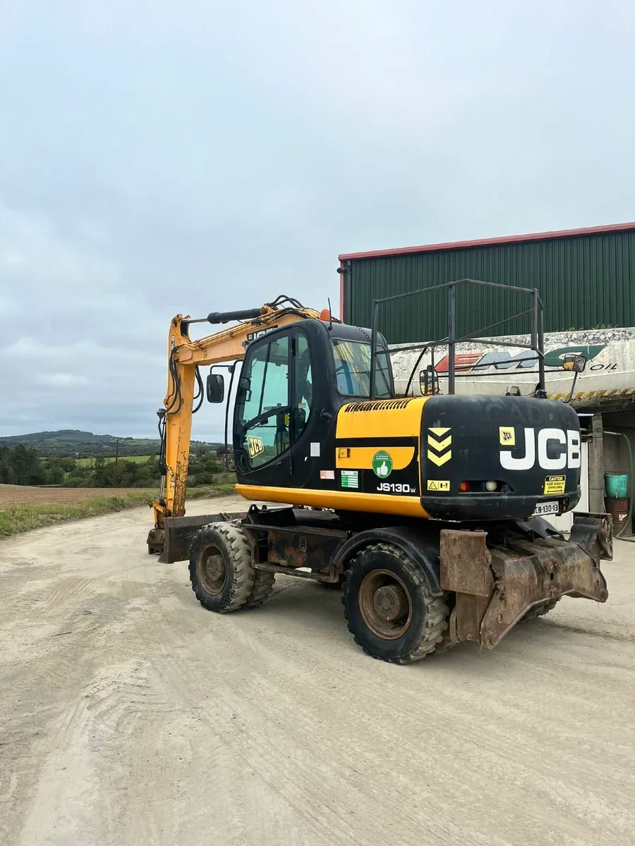 JCB JS130 Rubber Duck - Image 3