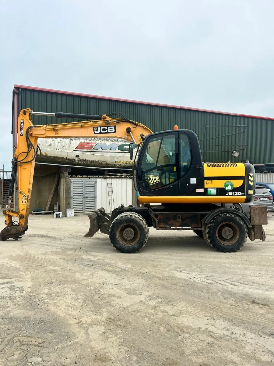 JCB JS130 Rubber Duck - Image 1