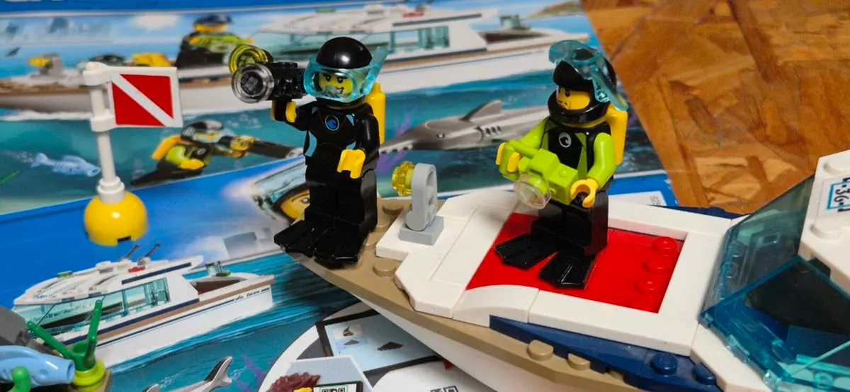 Lego set speedboat snorkeling - Image 2