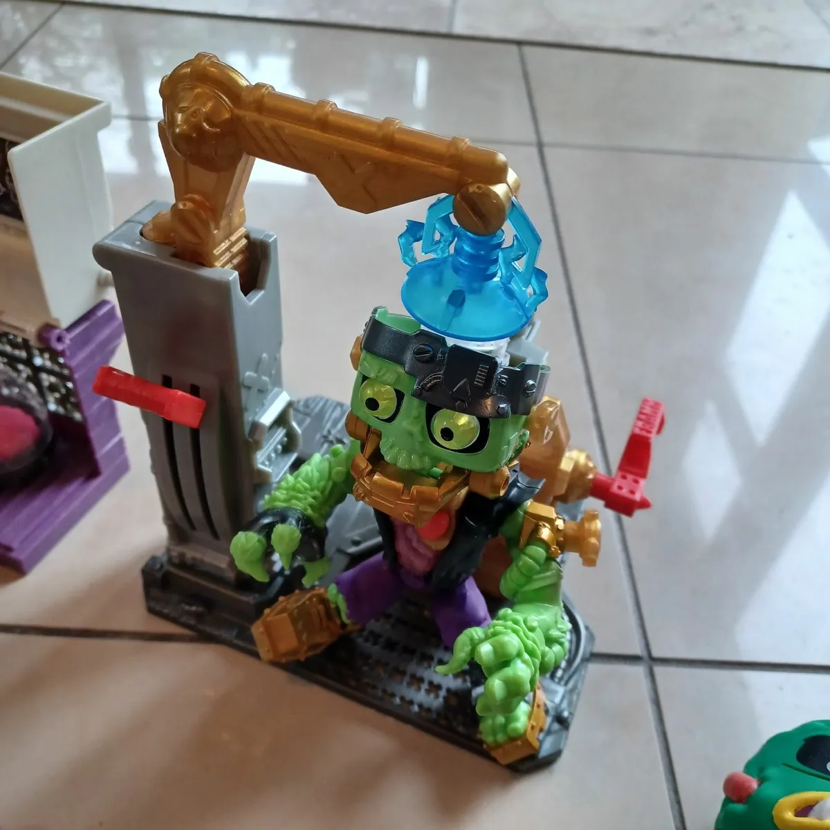 Toys from Treasure Monster gold set - Image 3