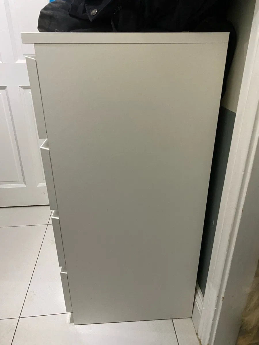 Chest of drawers - Image 2
