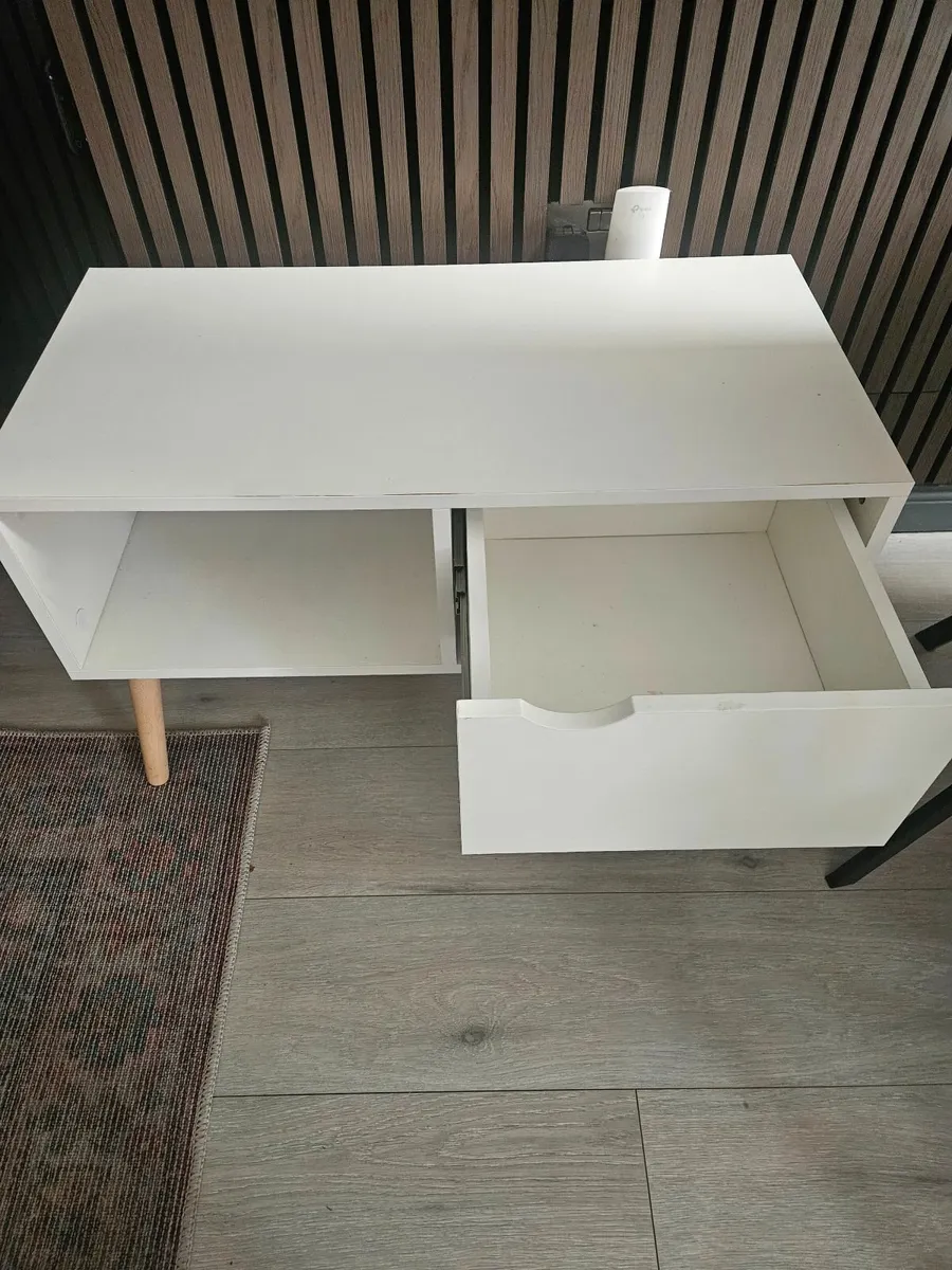 Tv stand / table - Image 2