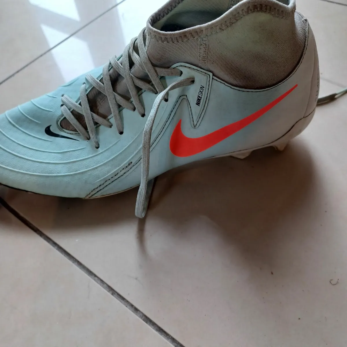 Football boots uk 7 - Image 1