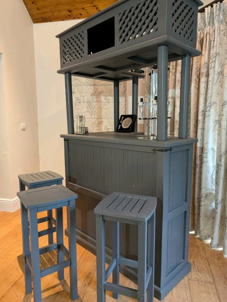Home bar and stools - Image 3