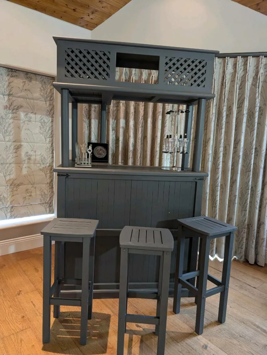 Home bar and stools - Image 4