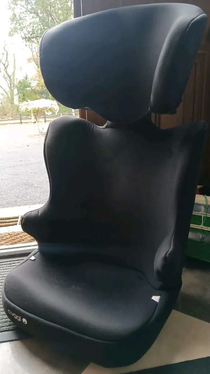 Cuggl Car Seat (4-12 years) - Image 1