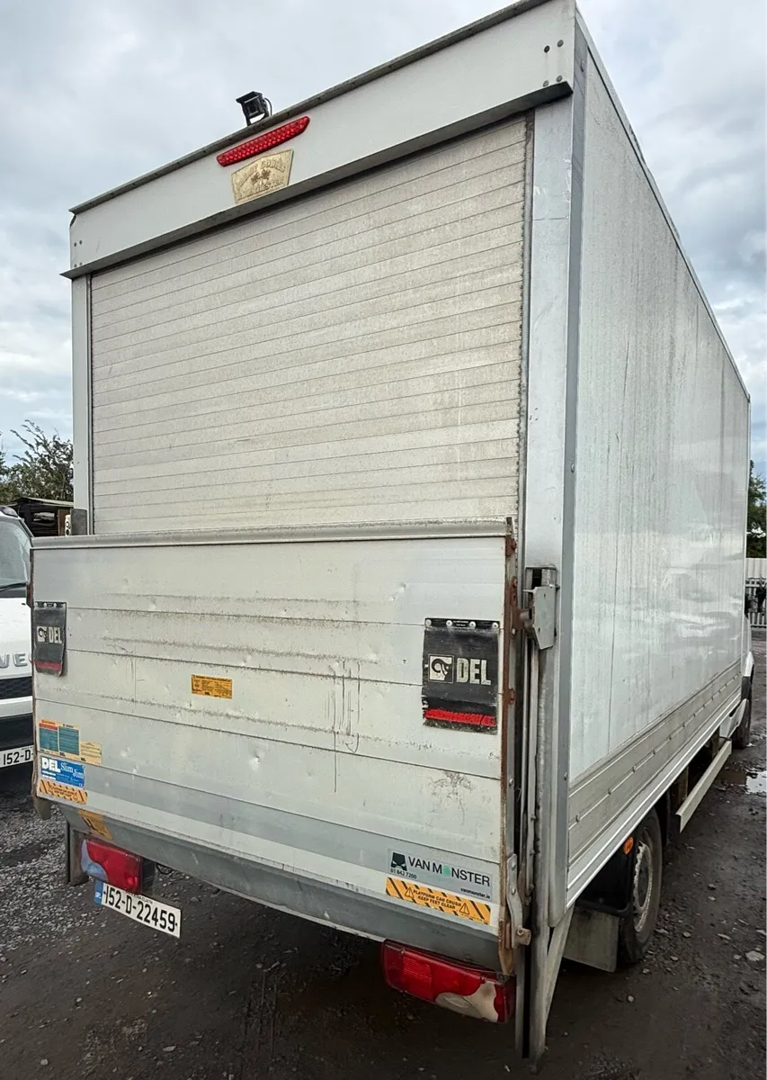 Mercedes Spritner 2015 Box With Tail lift - Image 3