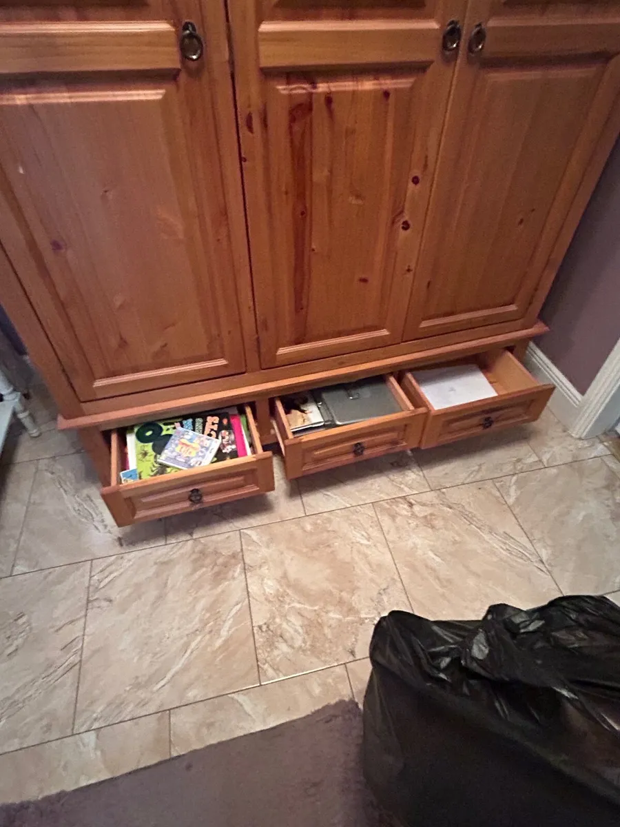 Wardrobe - Image 2