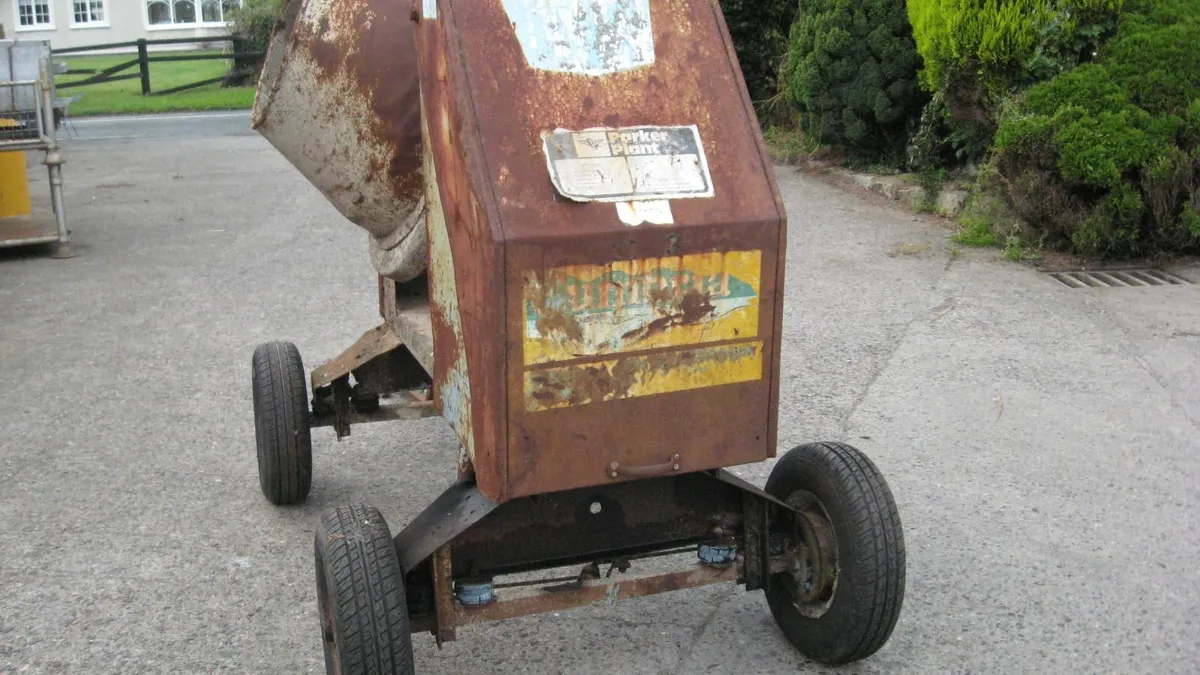 Cement mixer - Image 1