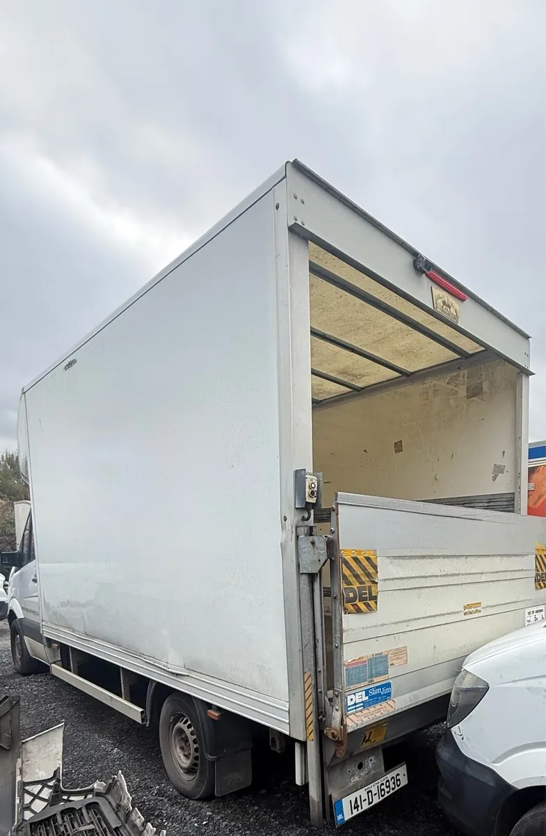 Mercedes Sprinter 2014 Box Body With Tail lift - Image 2