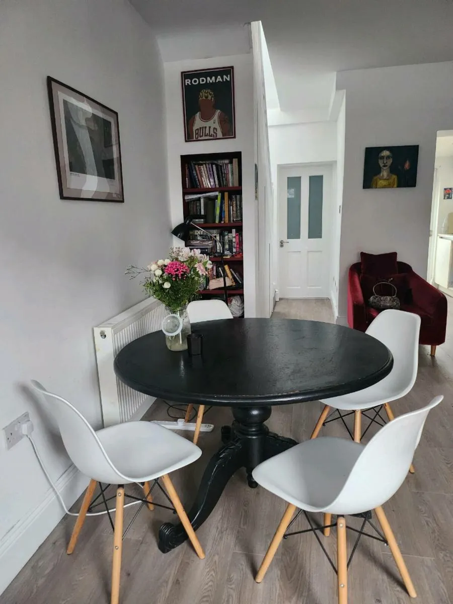 Dining table - Image 3