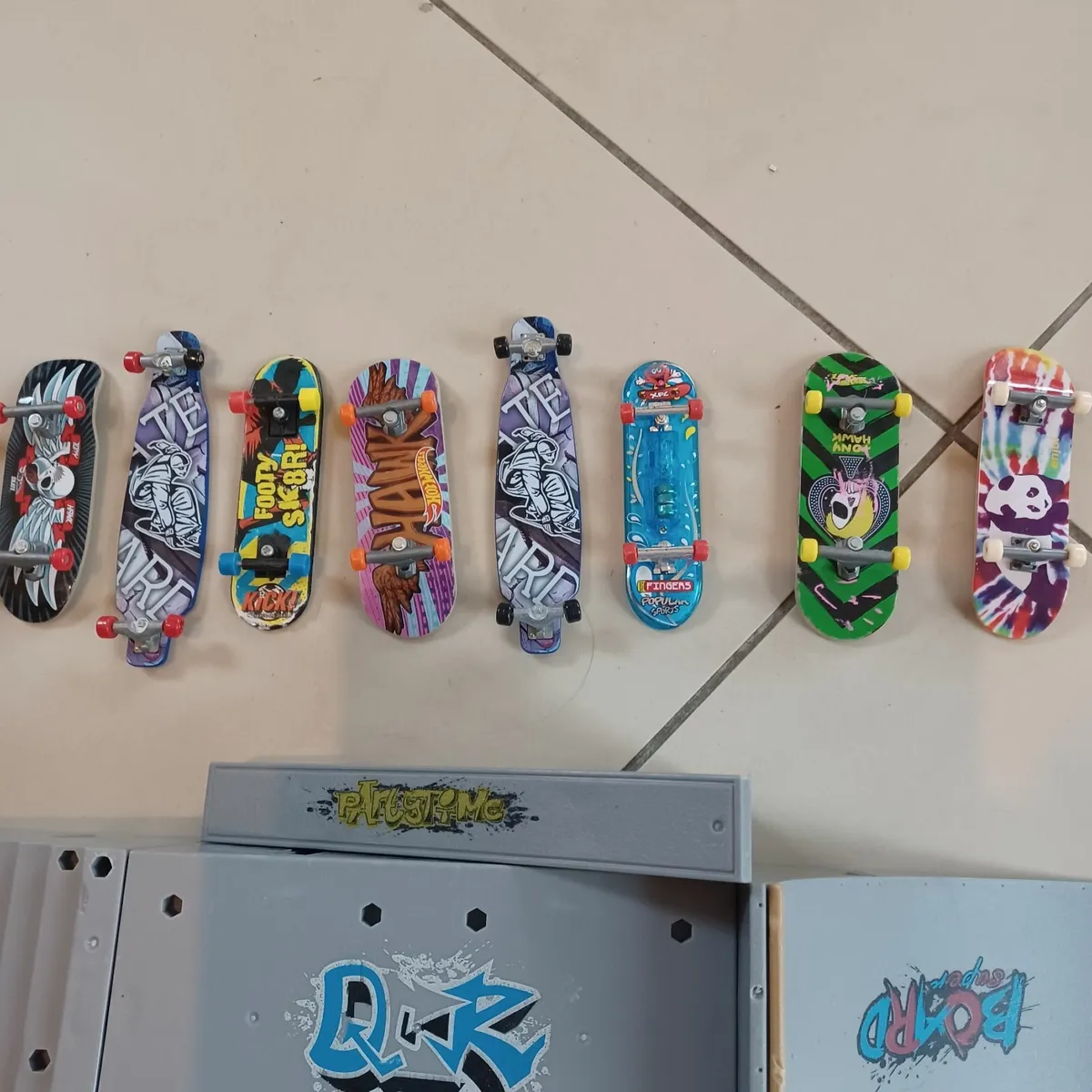 Toy fingerboard collection and skatepark - Image 3