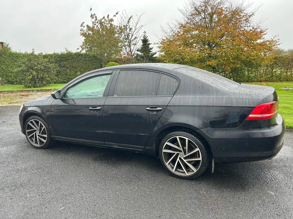 Car - Image 3