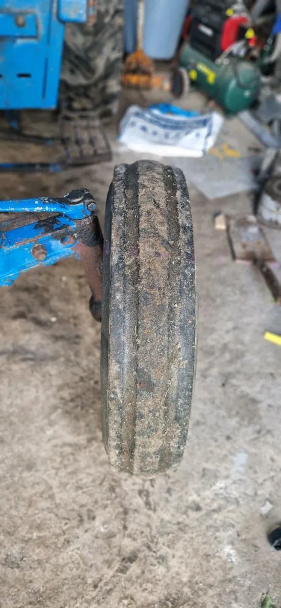 600 x 16 tractor tyres - Image 1