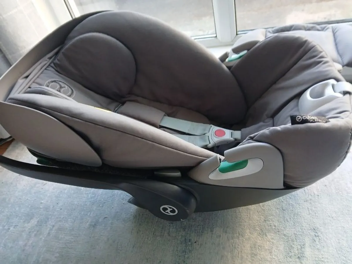 Cybex car seat - Image 1