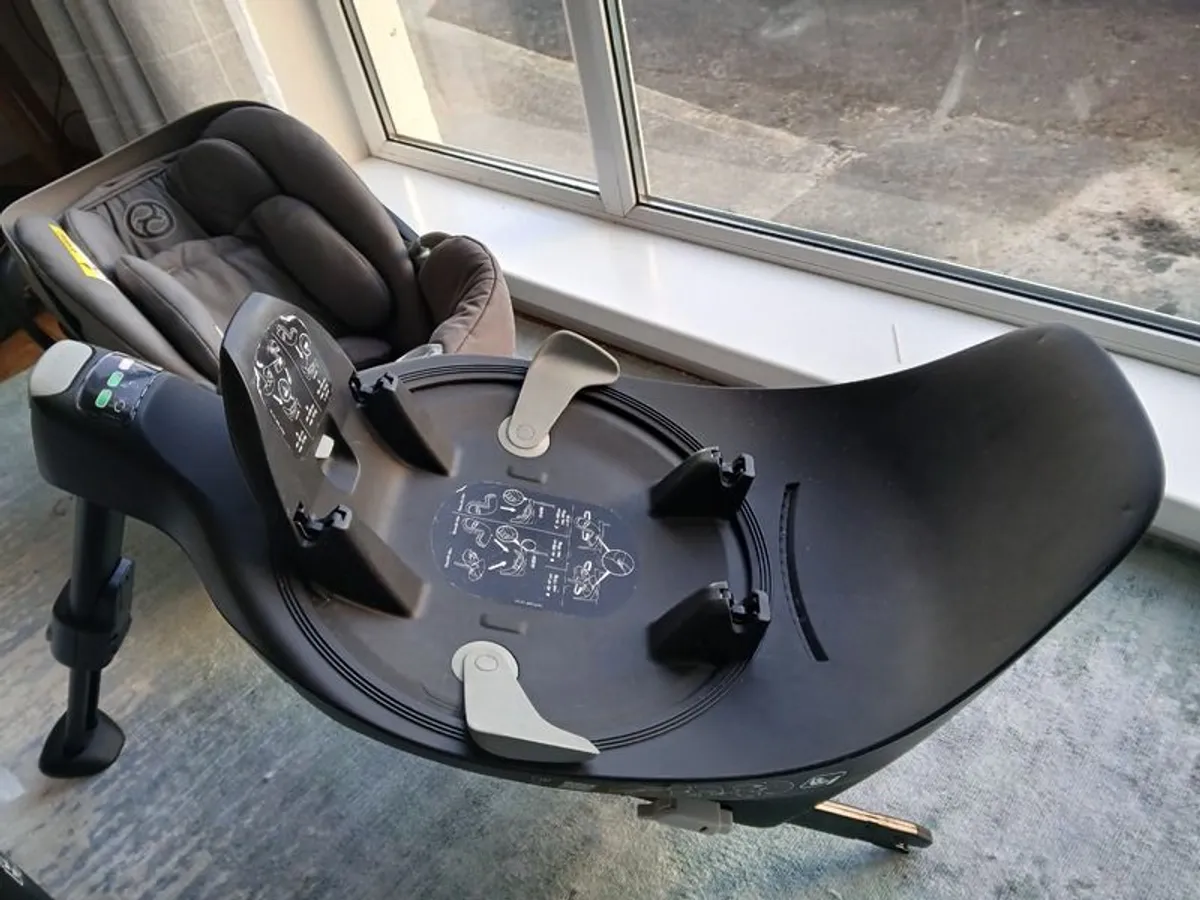 Cybex car seat - Image 2