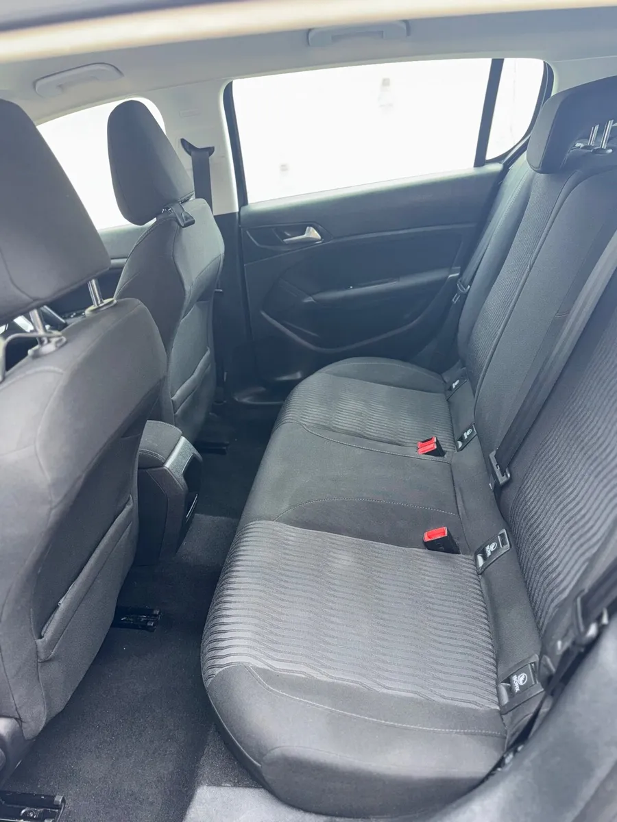Peugeot 308 2017 - Image 3