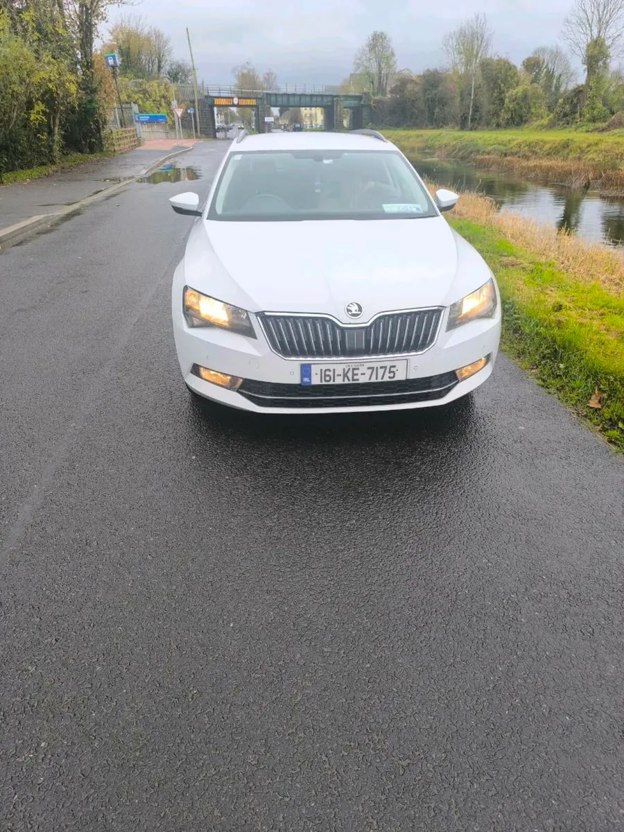 Skoda Superb Automatic 1.6 DSG - Image 2