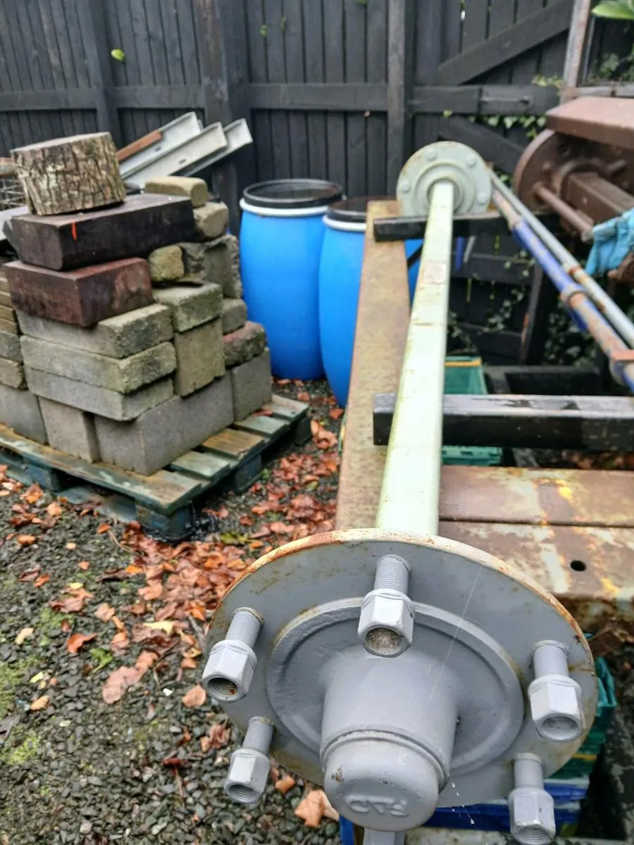 Axle - Image 1