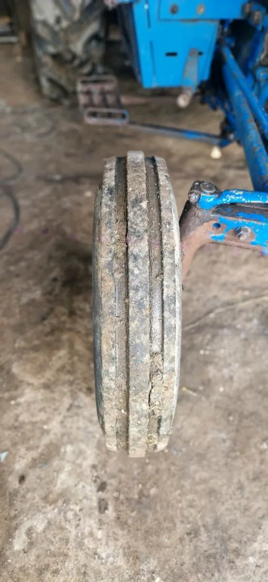 600 x 16 tractor tyres - Image 2