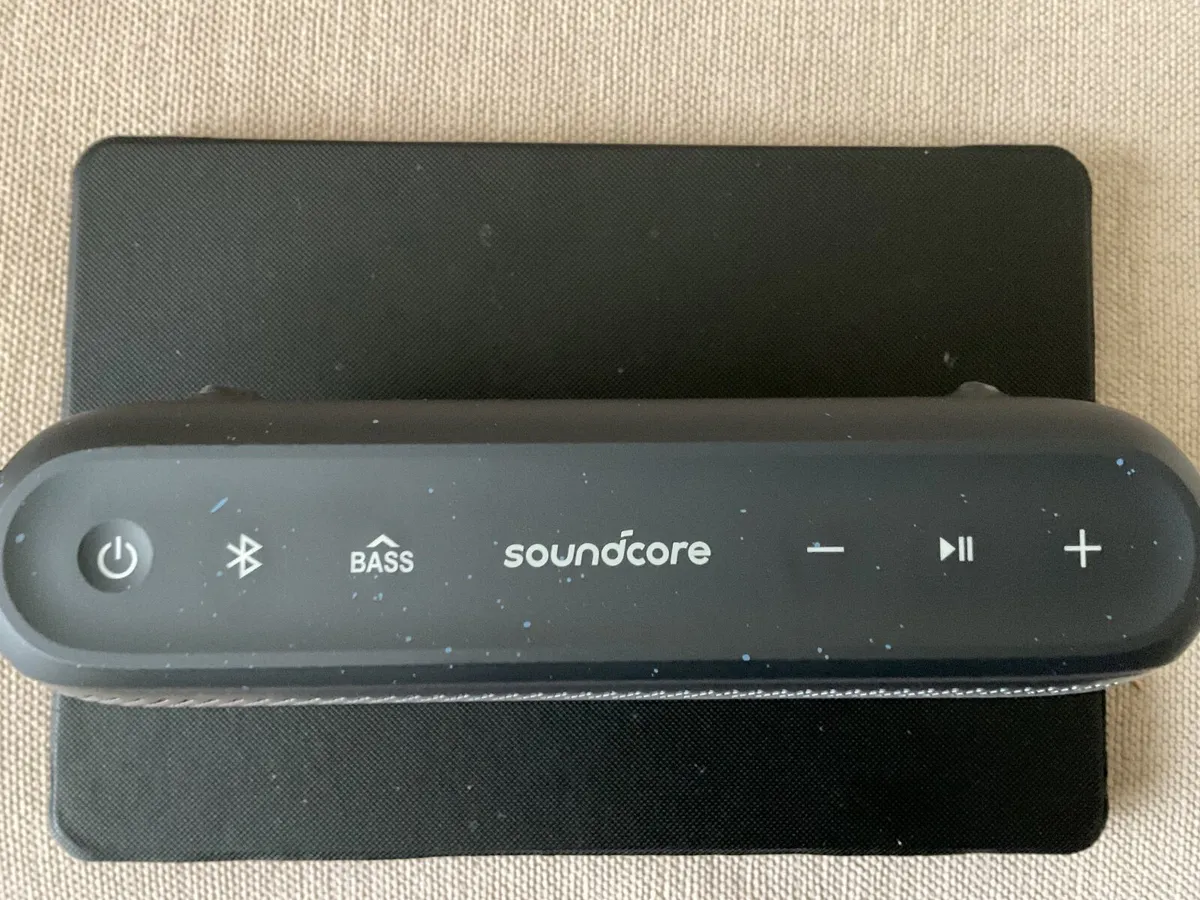 Anker portable Bluetooth speaker - Image 4