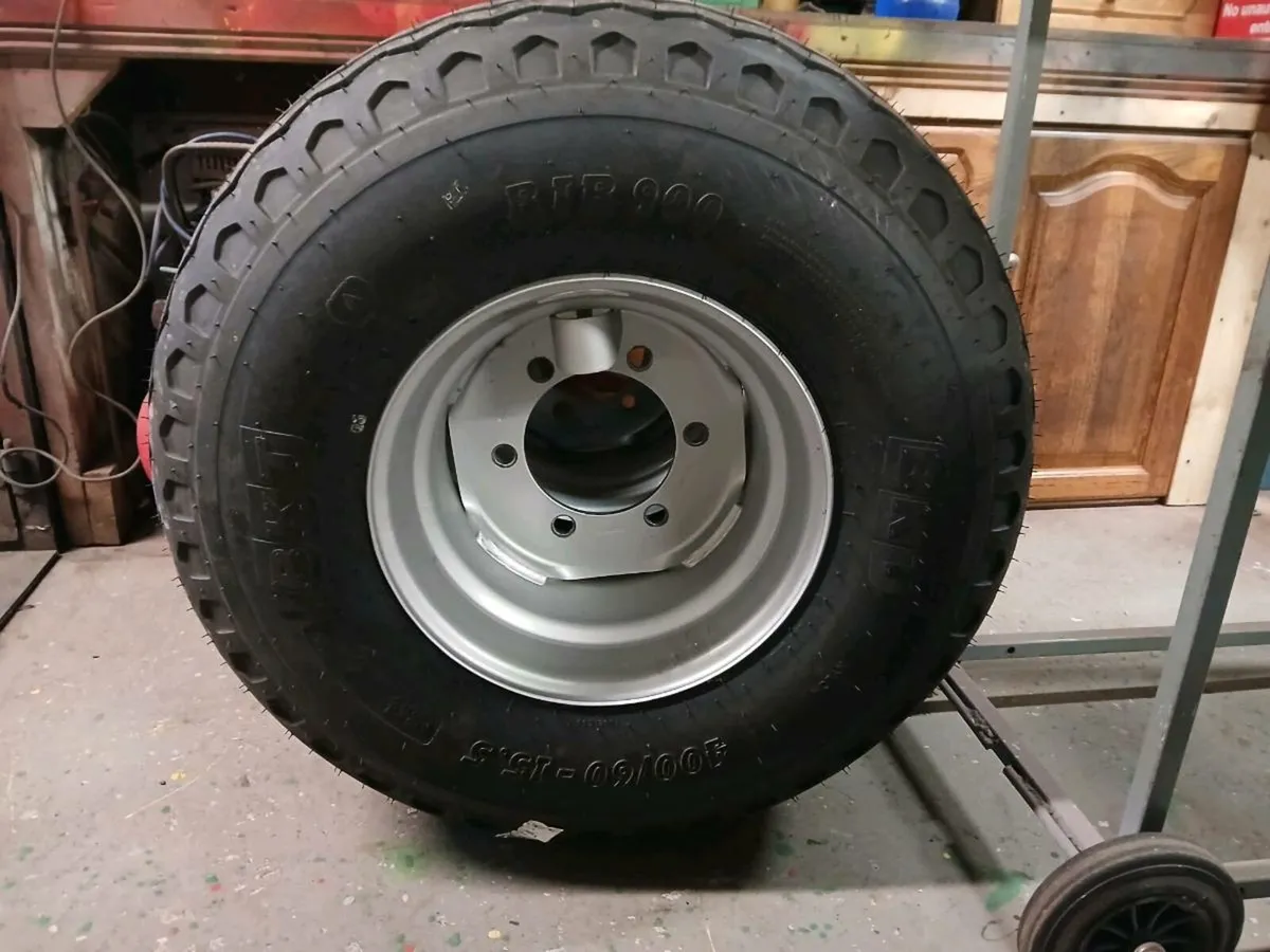 Wide implement tyres - Image 1