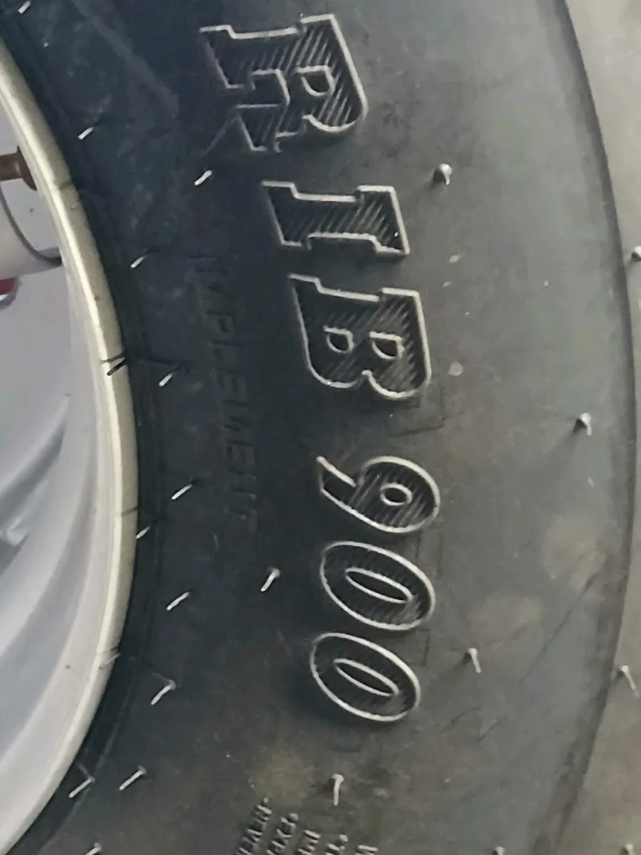 Wide implement tyres - Image 4