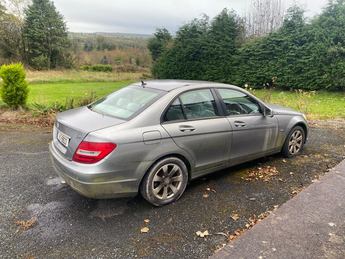 Mercedes Benz C200 - Image 2