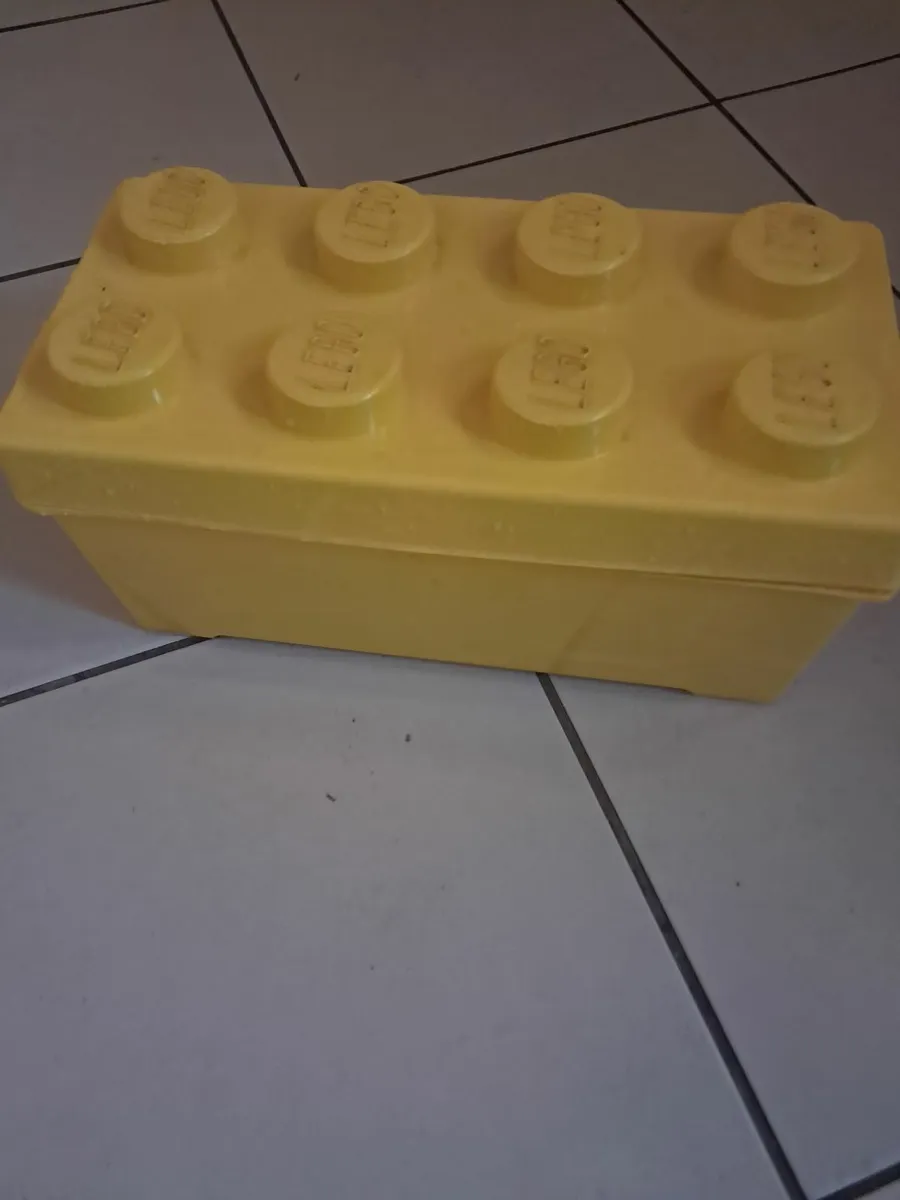 Box of lego - Image 1