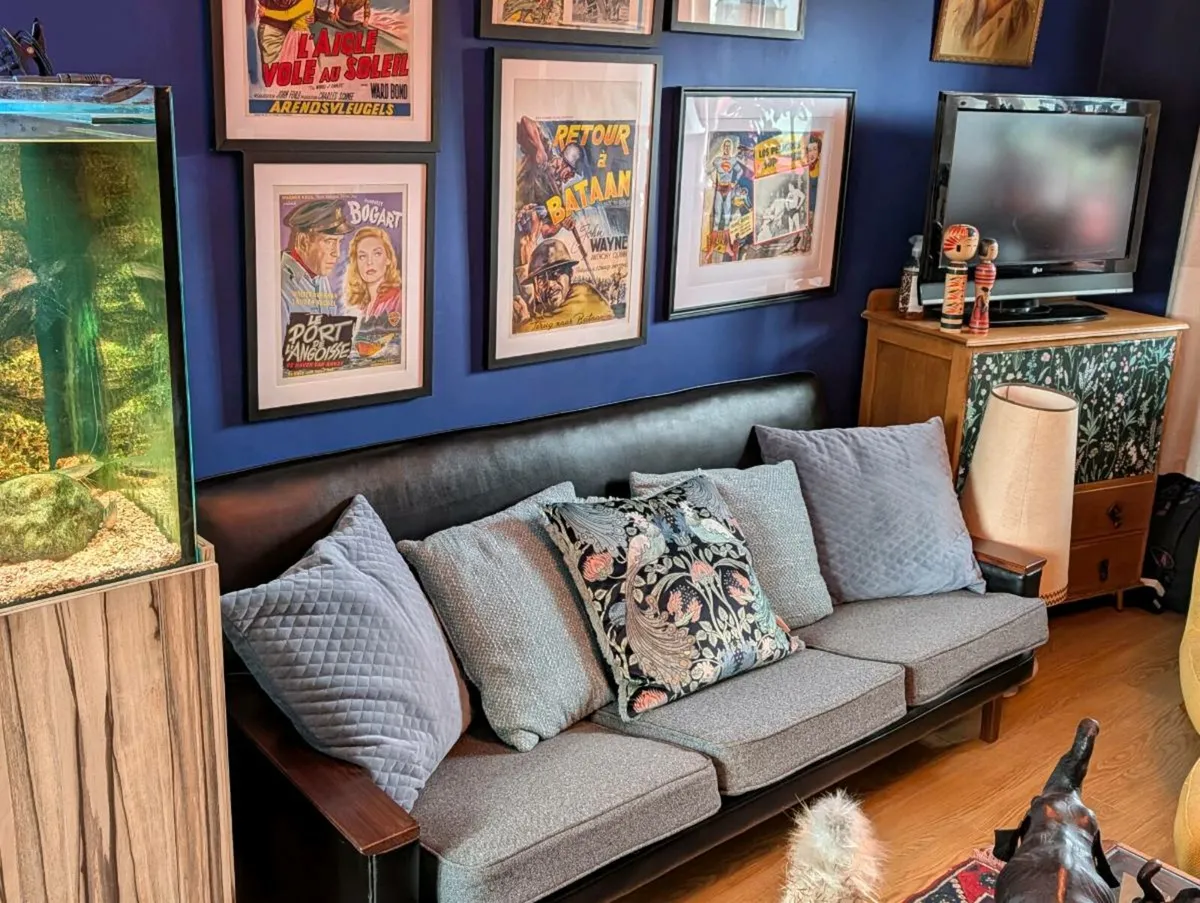 Beautiful mid century sofa! - Image 2