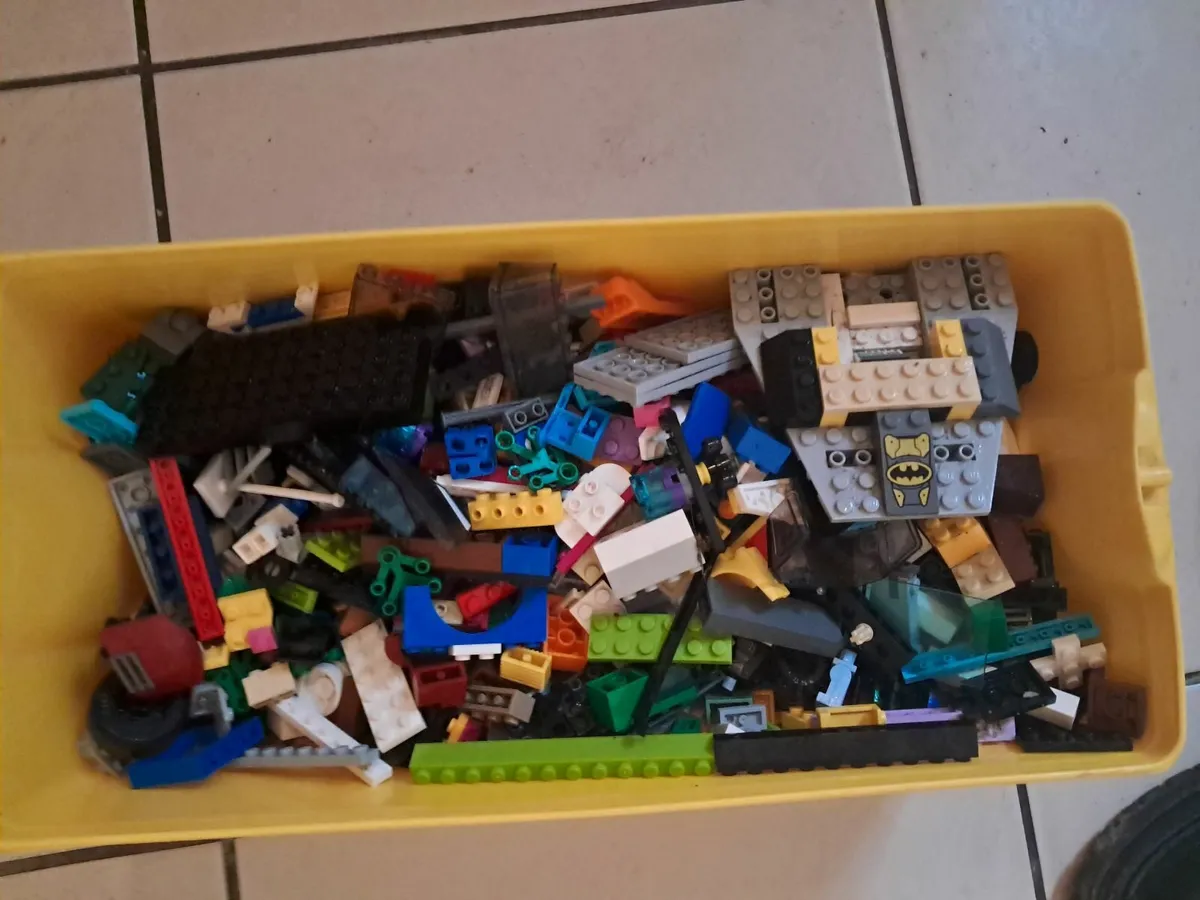 Box of lego - Image 3