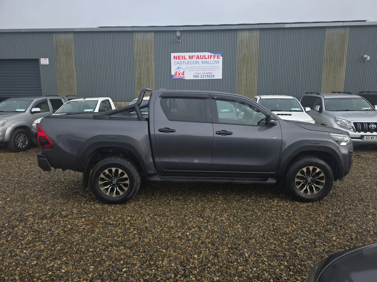 Toyota Hilux 2.8 D4D GR Sport - Image 3