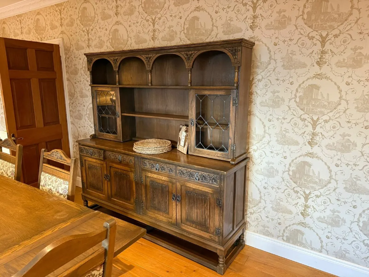 Solid Dresser / Welsh Dresser