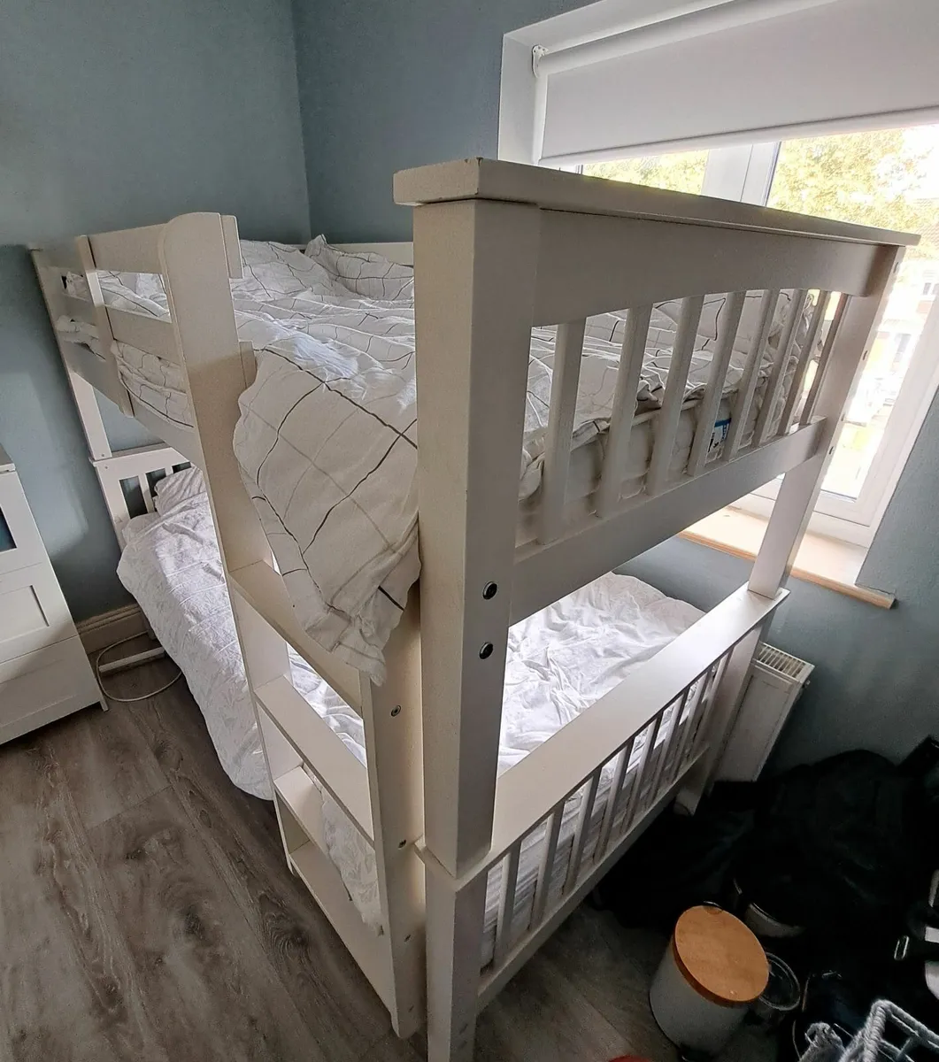 Bunk beds - Image 1