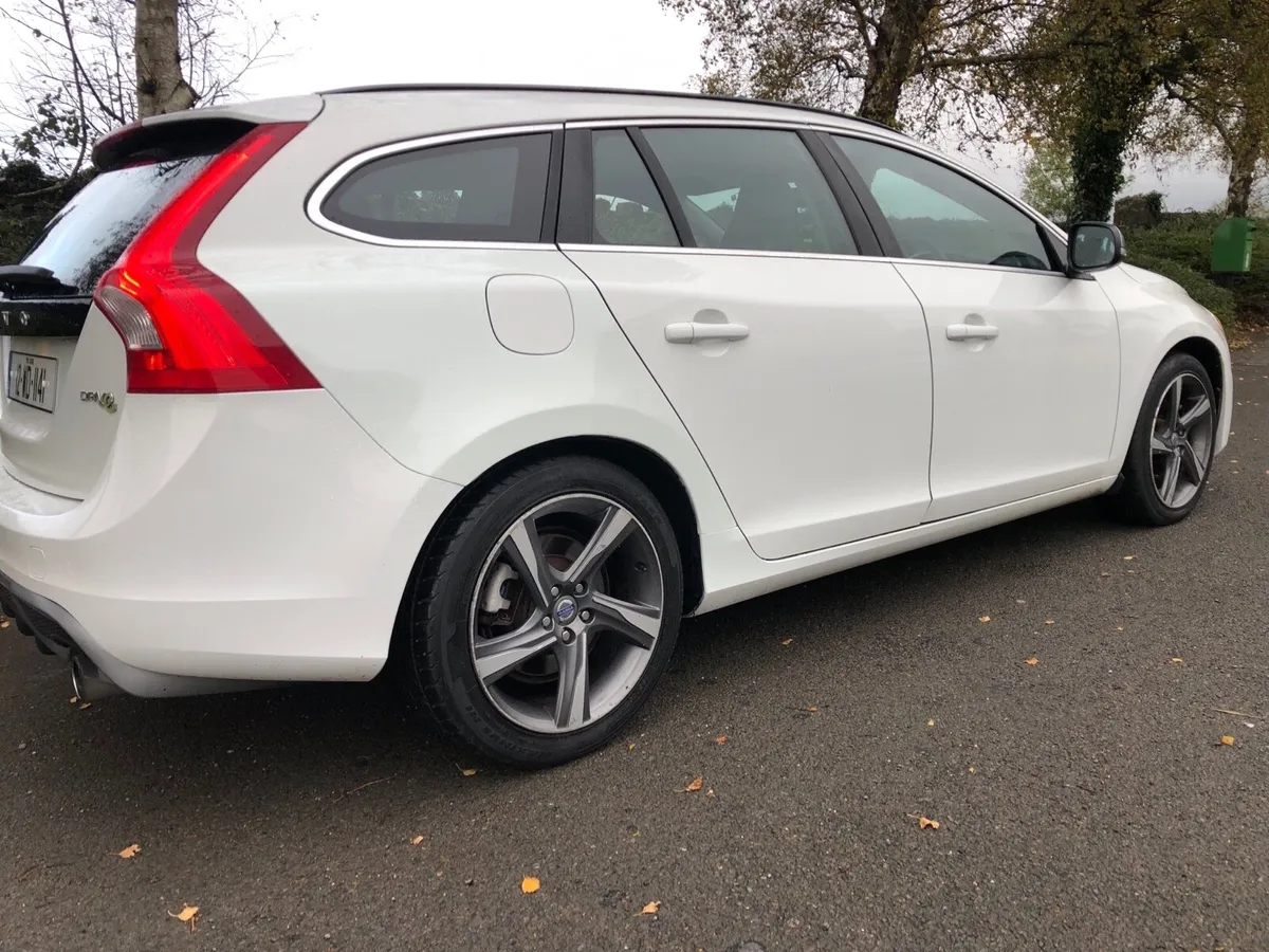 V O L V O -V 60-R DESIGN -NEW NCT&TAX - Image 3