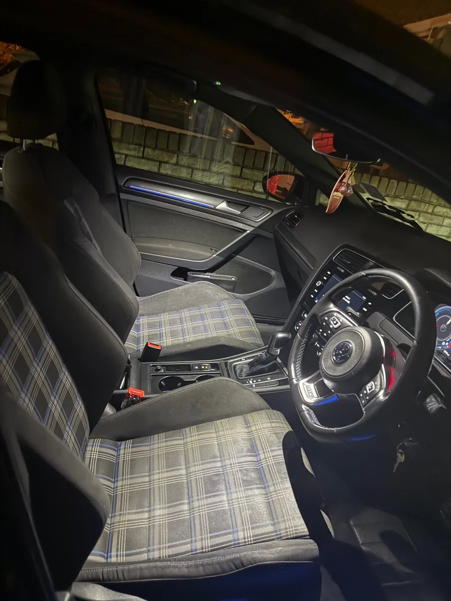Volkswagen Golf 2020 - Image 2