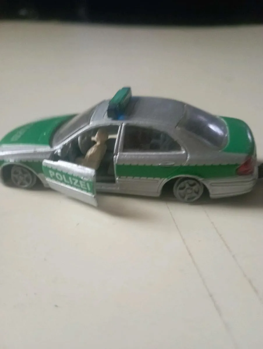 POILICE DIE -CAST MODLES CARS - Image 3