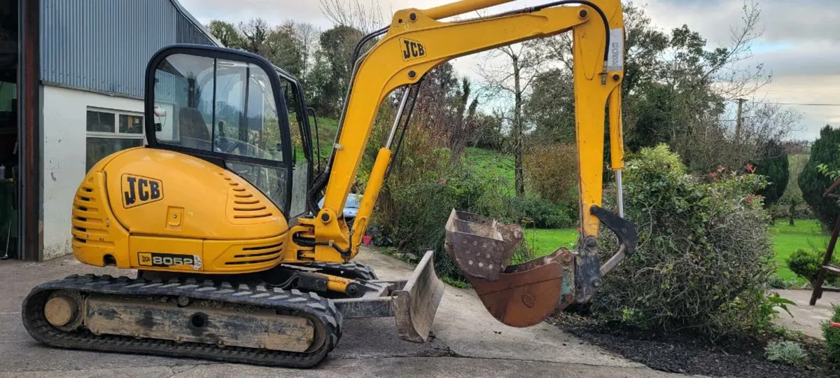 Jcb 8052 - Image 1