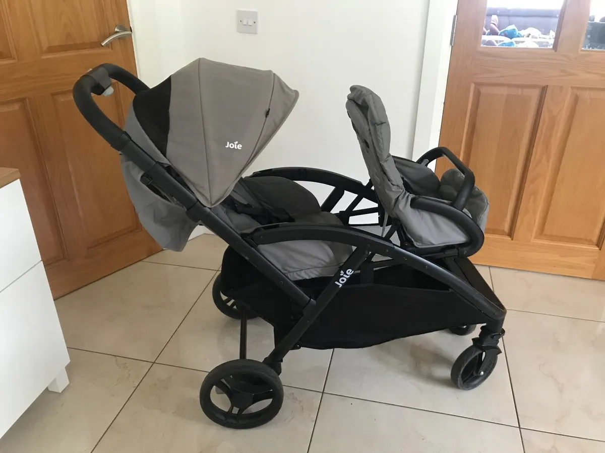 Double buggy pram Joie - Image 2