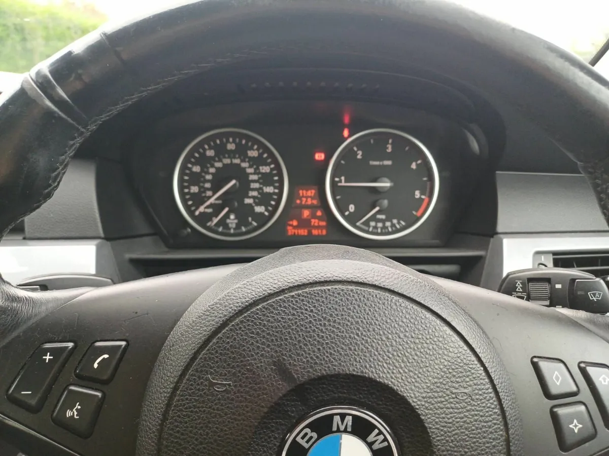 BMW 5-Series 2008 - Image 4