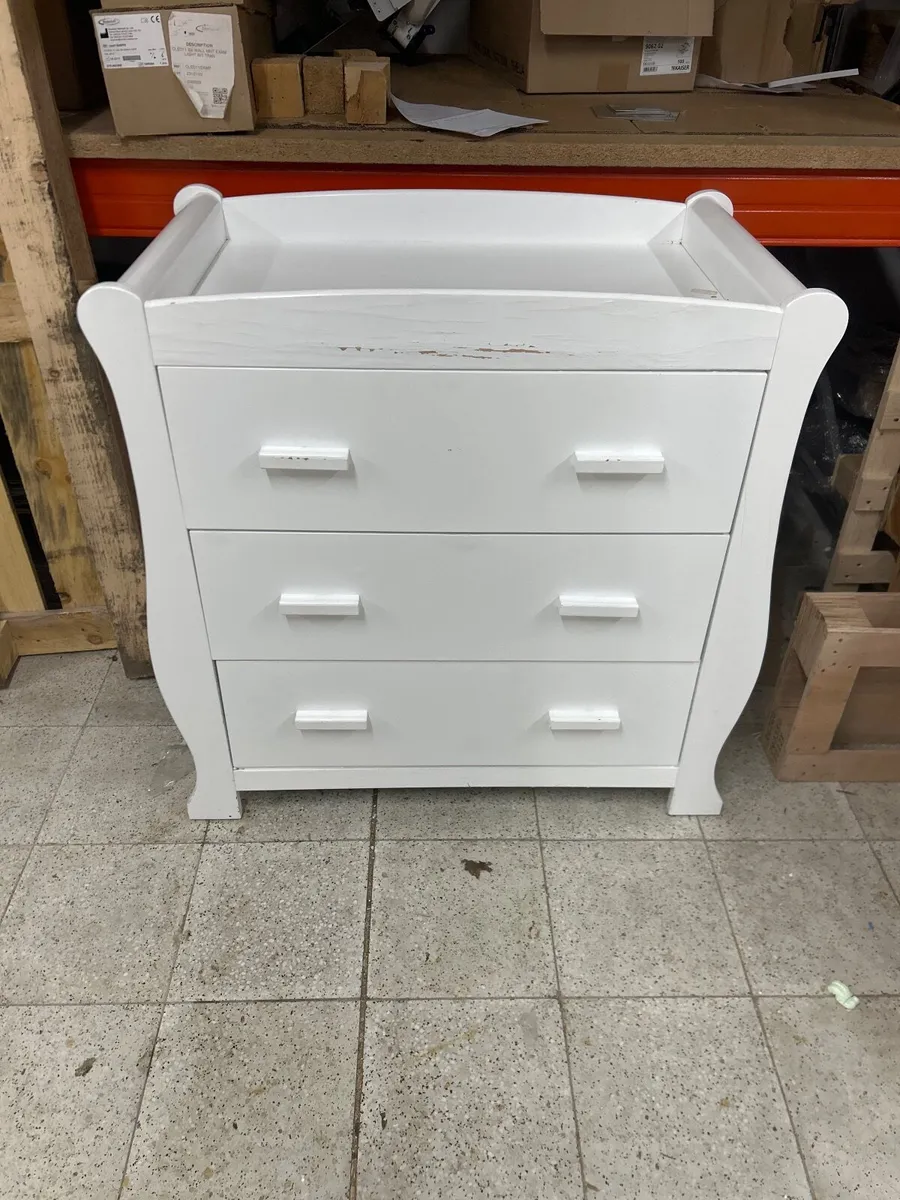 Chest of drawers baby change